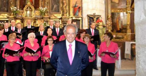 Ramón Masegosa frente a la Coral Voces de Castilla