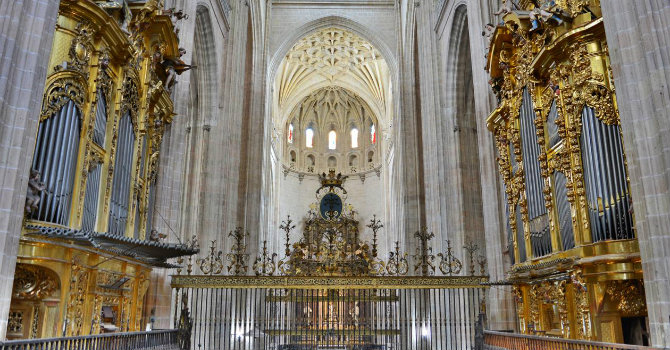 Coro de la Catedral de Segovia |  @catedralsegovia