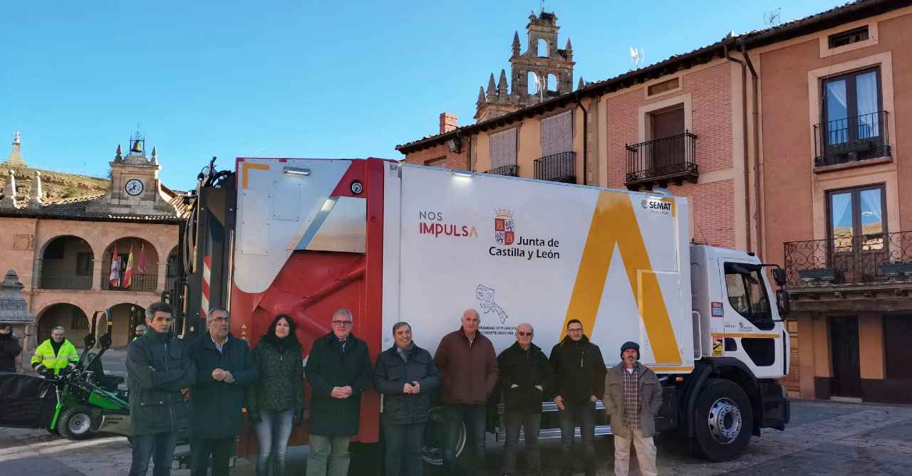 Presentación del nuevo camión en Ayllón
