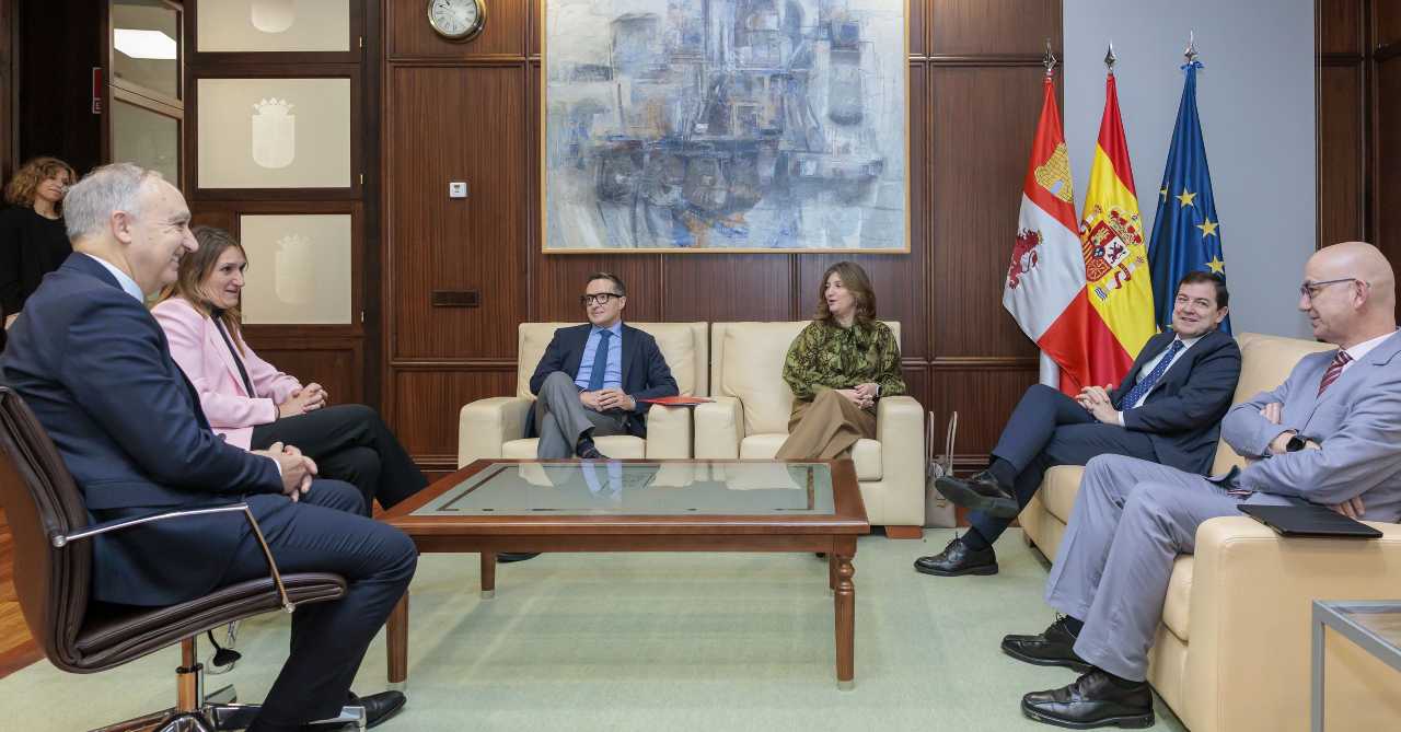 Protocolo de colaboraci&oacute;n con las universidades p&uacute;blicas