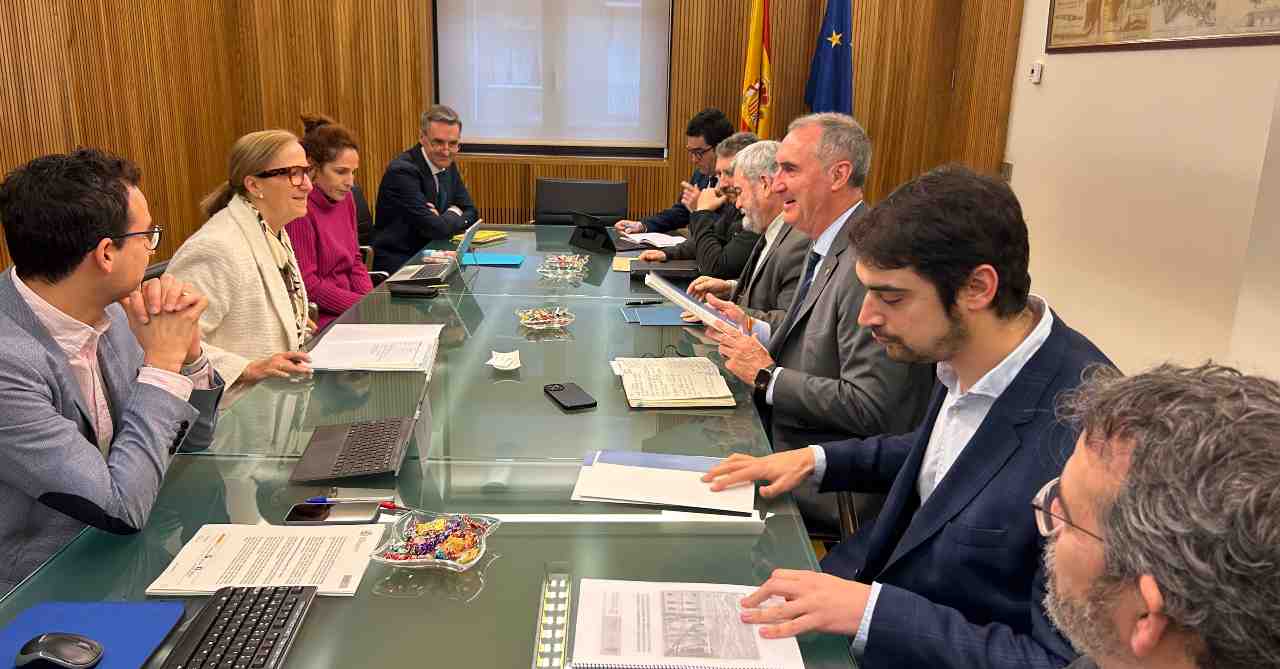 Reunión en la CHD