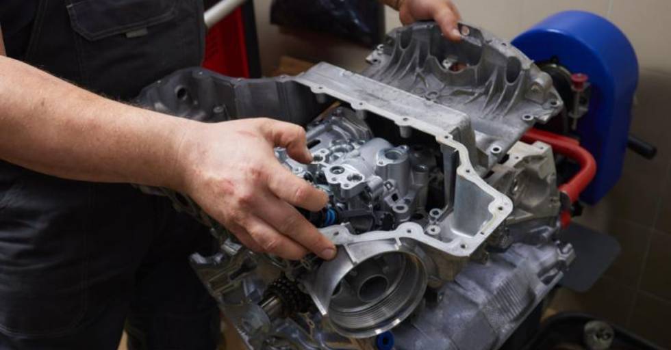 Cómo vender un coche siniestrado o comprar un motor usado en los desguaces en España puede salvar tu economía familiar