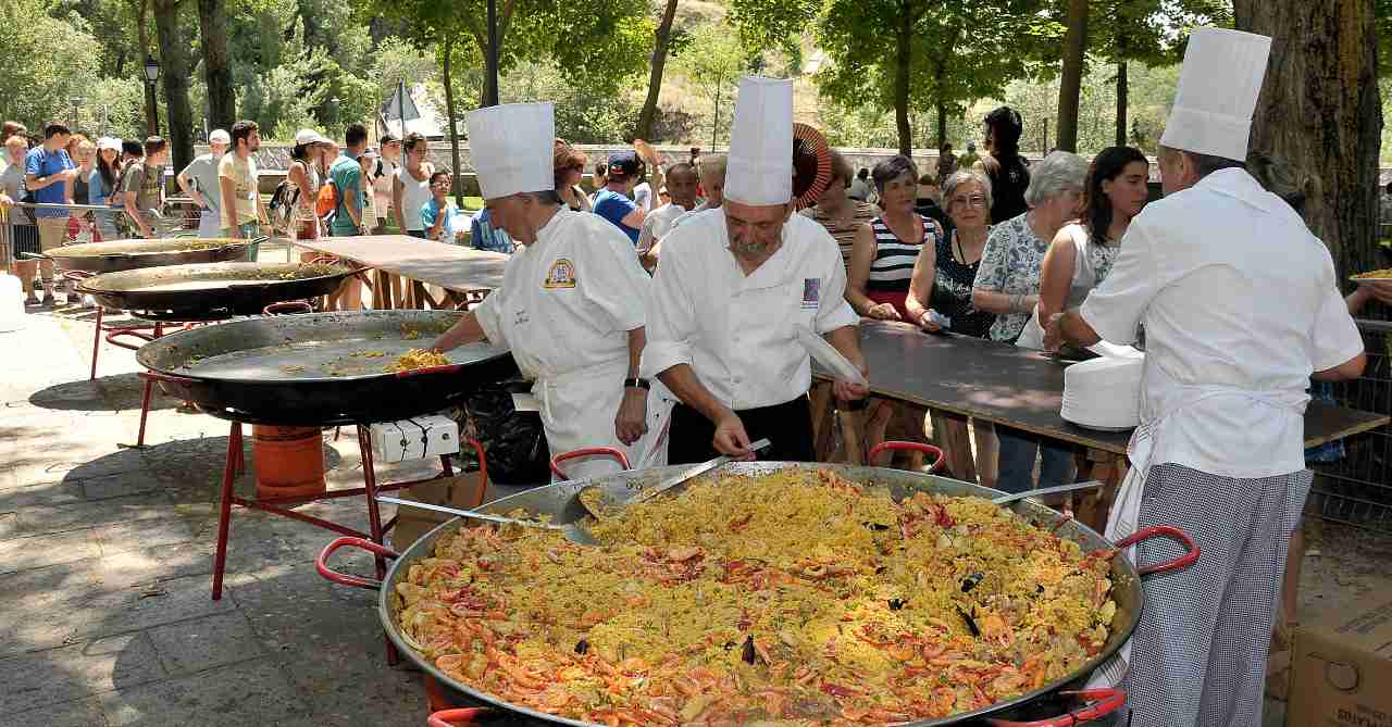 Paella popular en la alameda de la Fuencisla