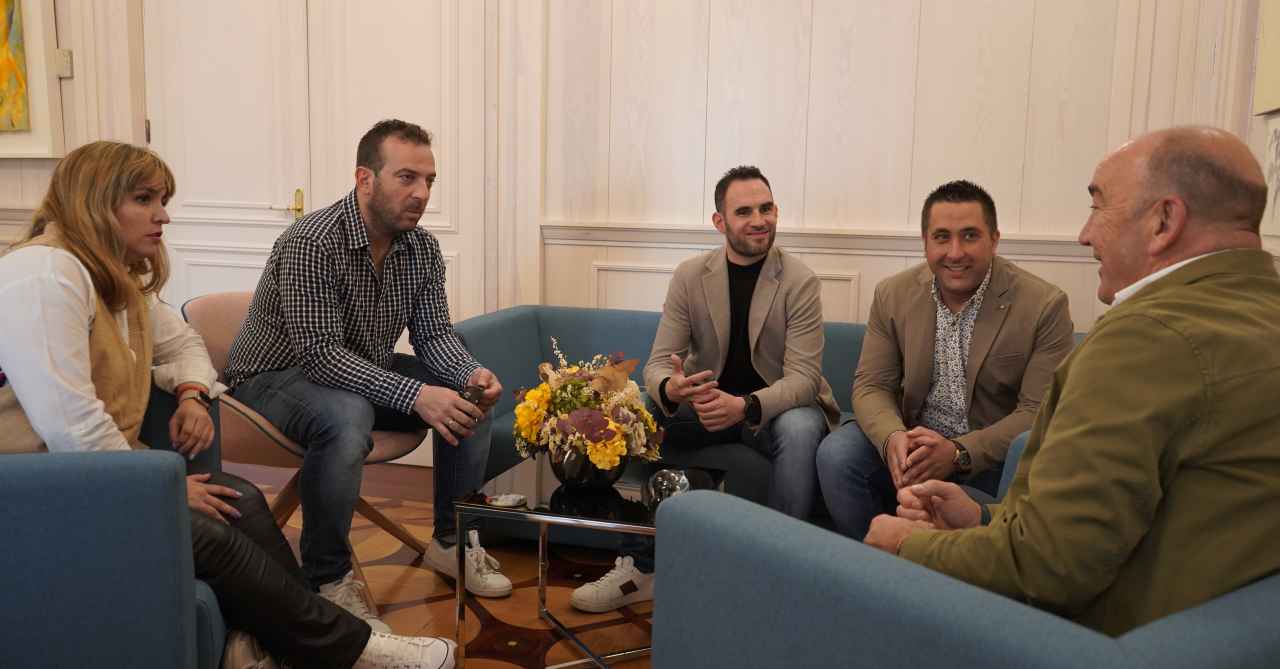 Encuentro de AJE Segovia en la Diputación
