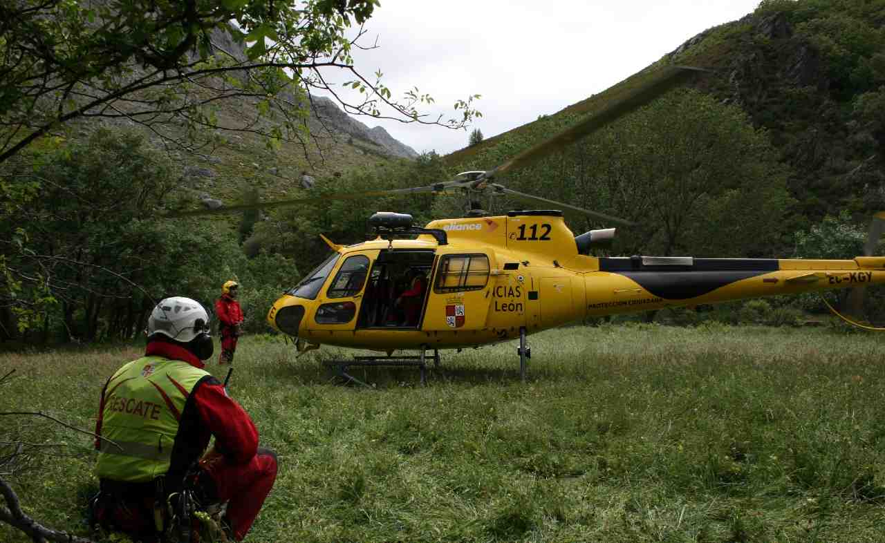 Helicóptero del grupo de rescate @jcyl