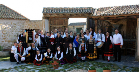 Grupo Folcl&oacute;rico La Peana